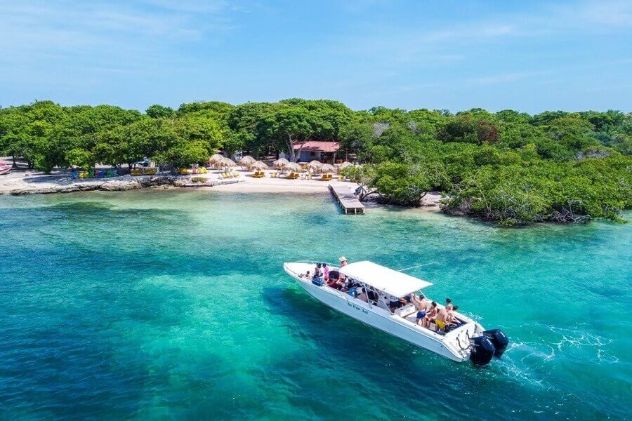 Tour 5 Islas del Rosario - Image 2