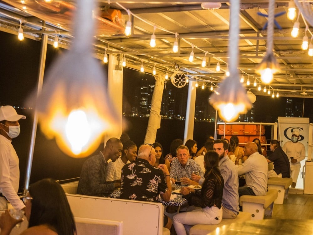 Cena Fin de Año en Catamaran - Image 16