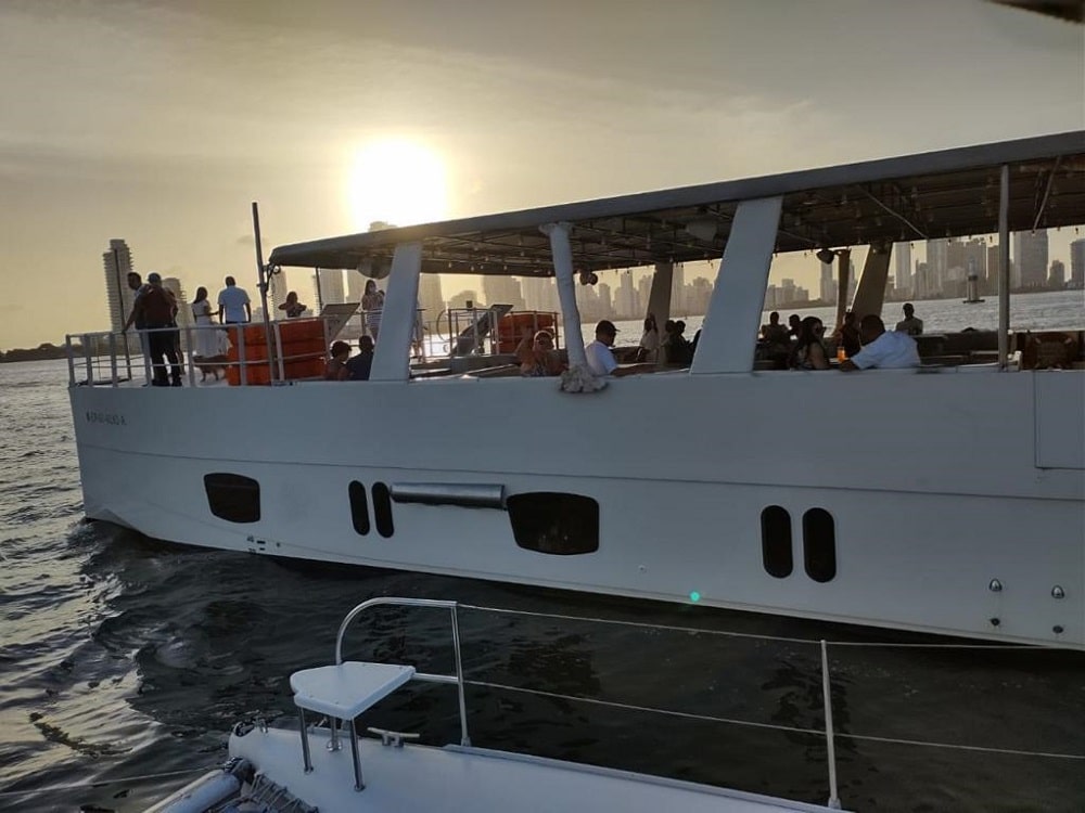 Cena Fin de Año en Catamaran - Image 4