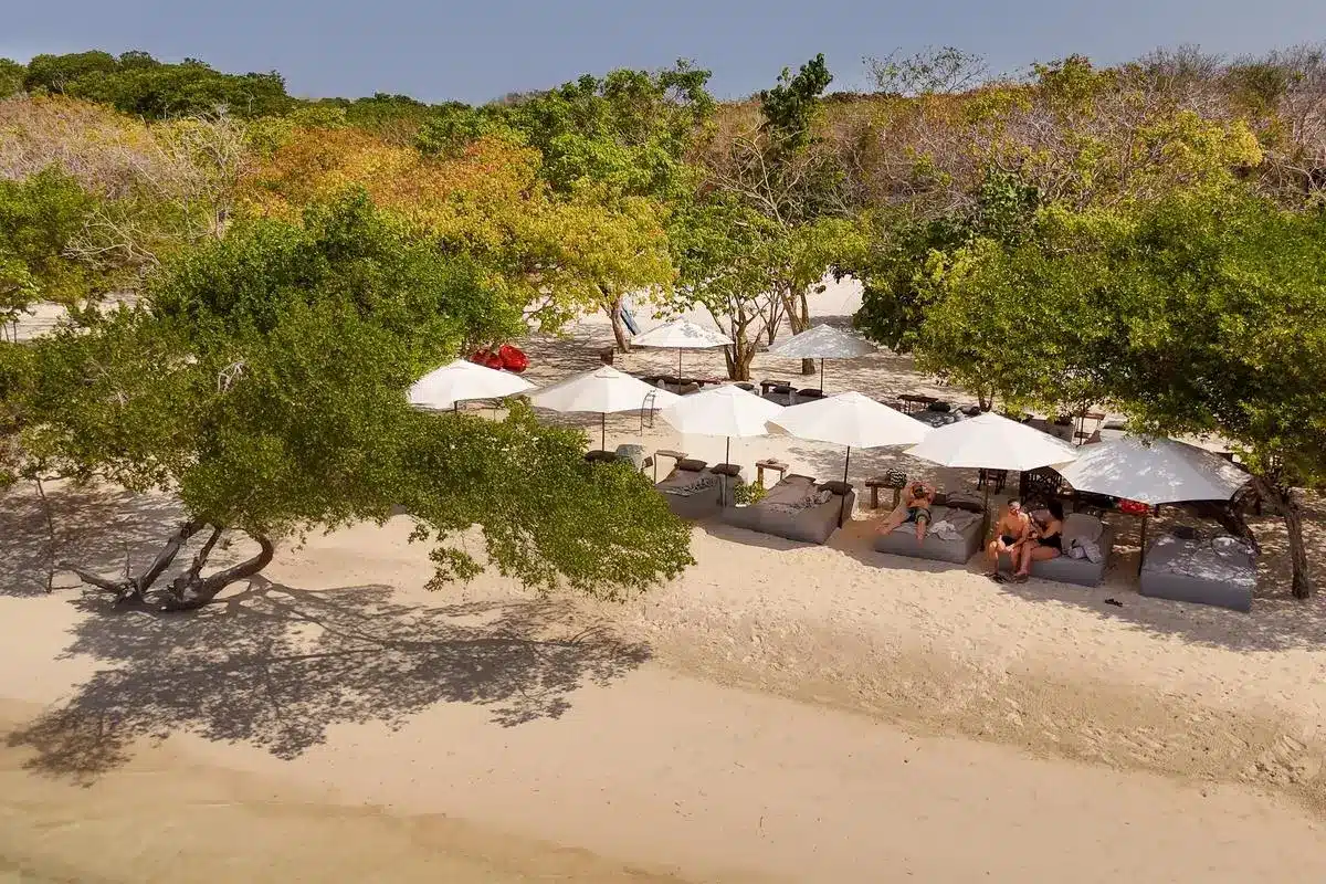 Sabai Beach Club - Image 4